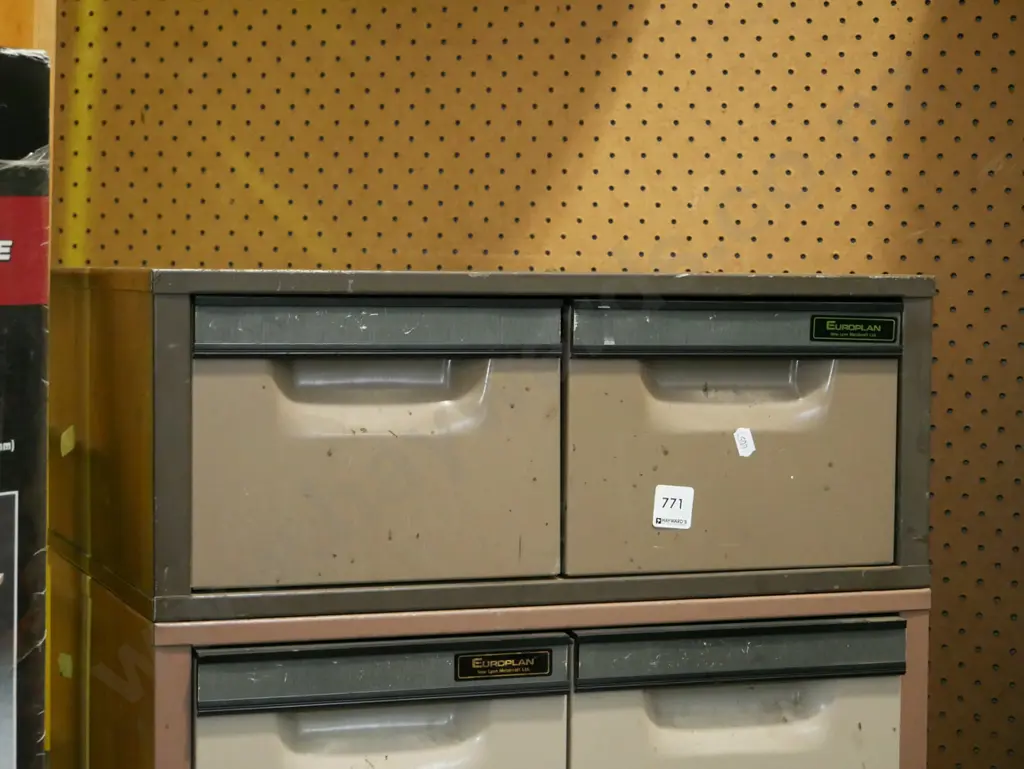 2x metal workshop drawers Image 1++