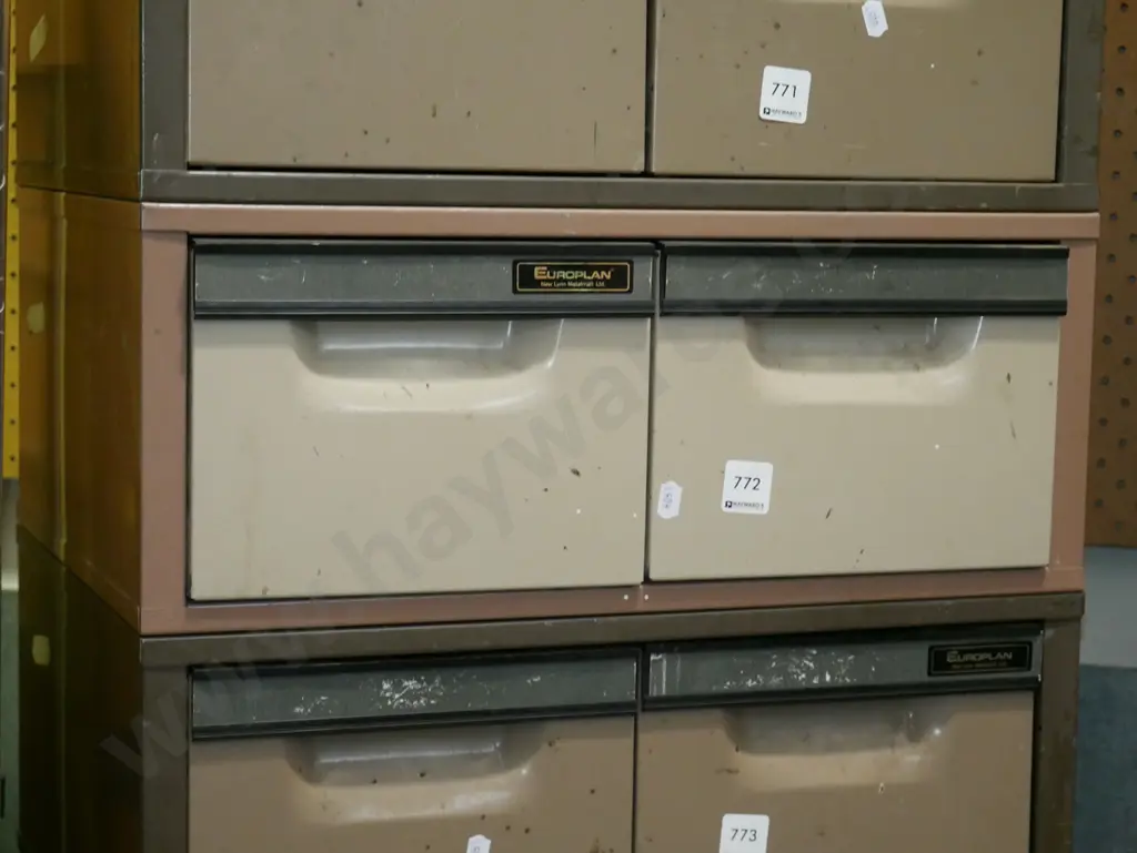 2x metal workshop drawers Image 1++