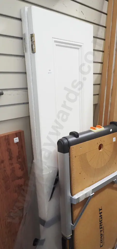 2x white painted cupboard doors H-1850 W-450 Image 1++
