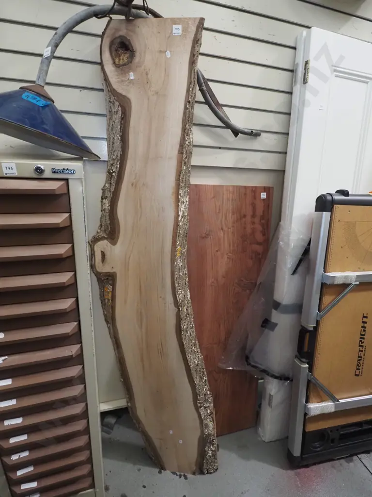 slab of walnut H-1740 W-330 D-80 Image 1++