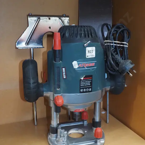 Arges plunge router