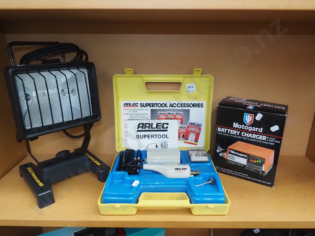 halogen lamp, rotary tool, battery charger Image 1++