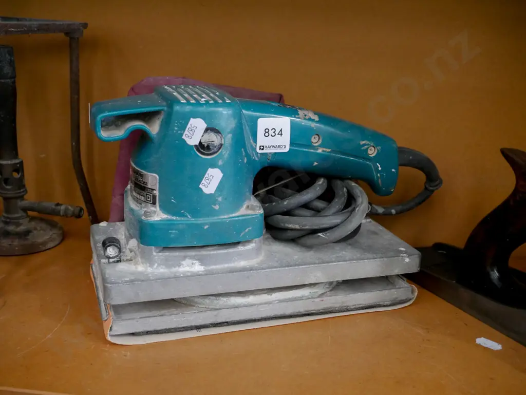 Makita orbital sander Image 1++