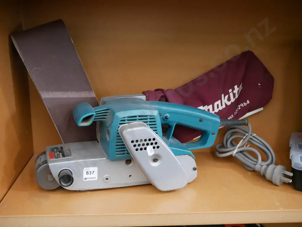 Makita belt sander Image 1++