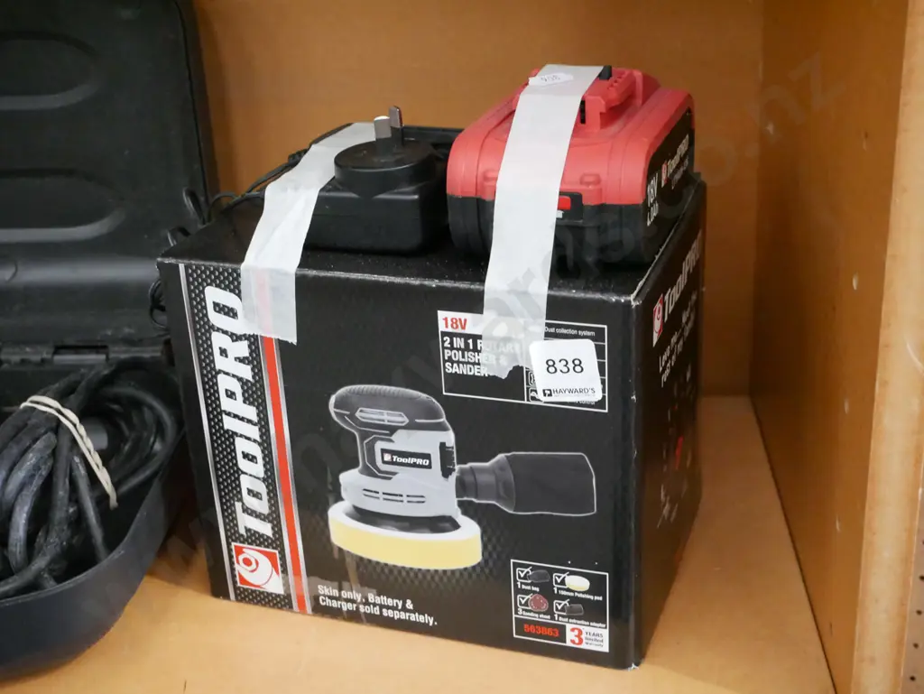 Tool Pro 18v polisher with battery and charger Image 1++