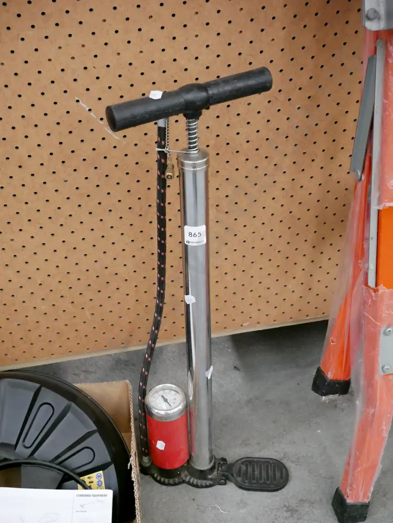 bike pump Image 1++