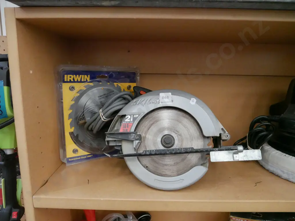 skilsaw saw and blades Image 1++