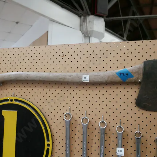 axe