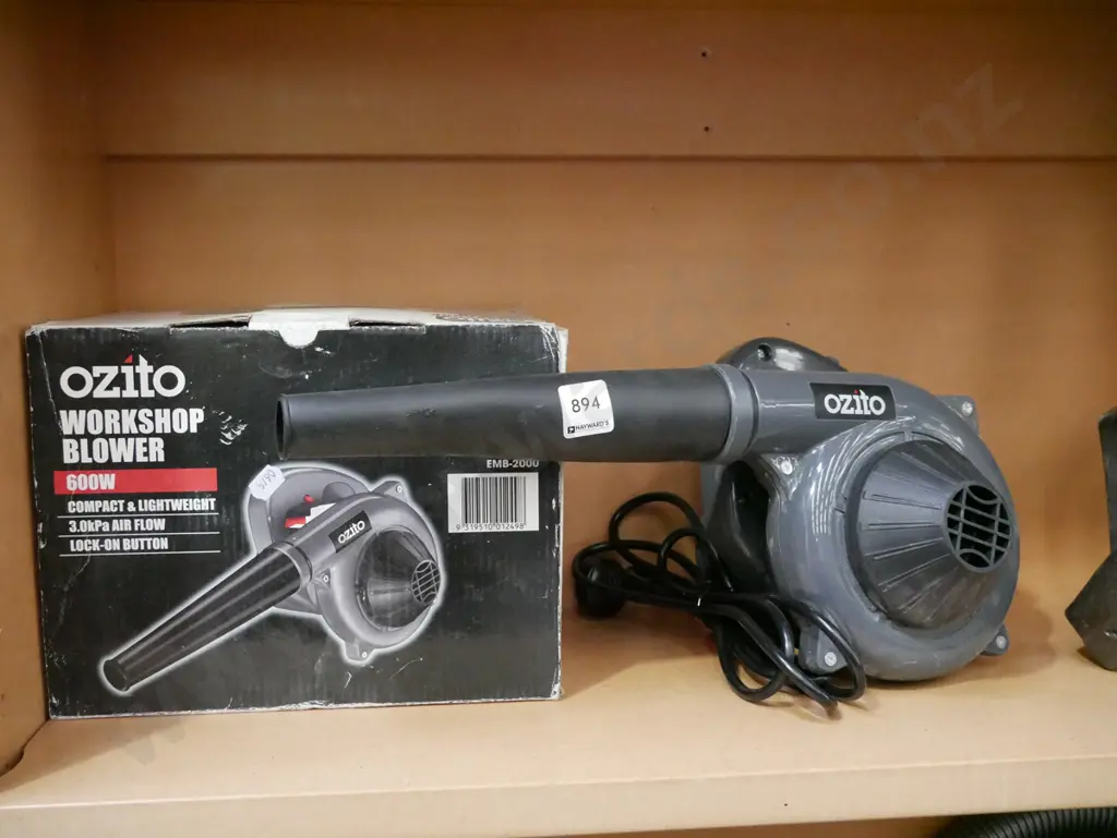 small Ozito workshop blower Image 1++