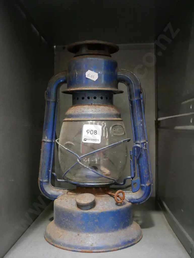 rusty hurricane lantern Image 1++