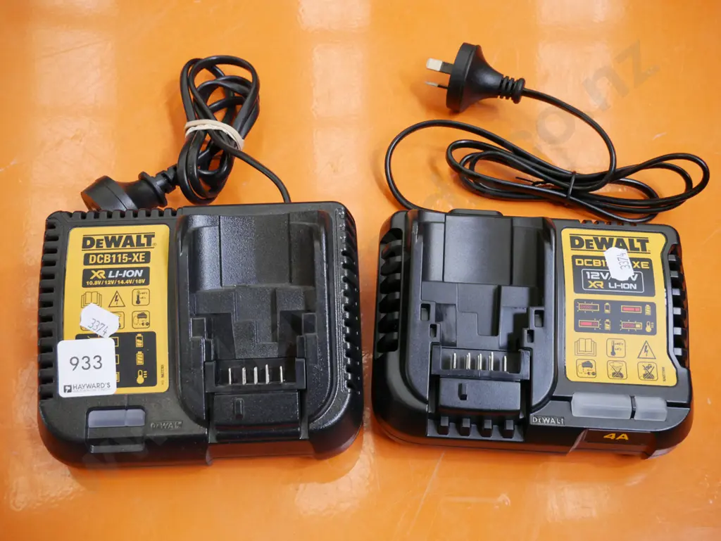 2x Black & Decker 18v battery chargers Image 1++