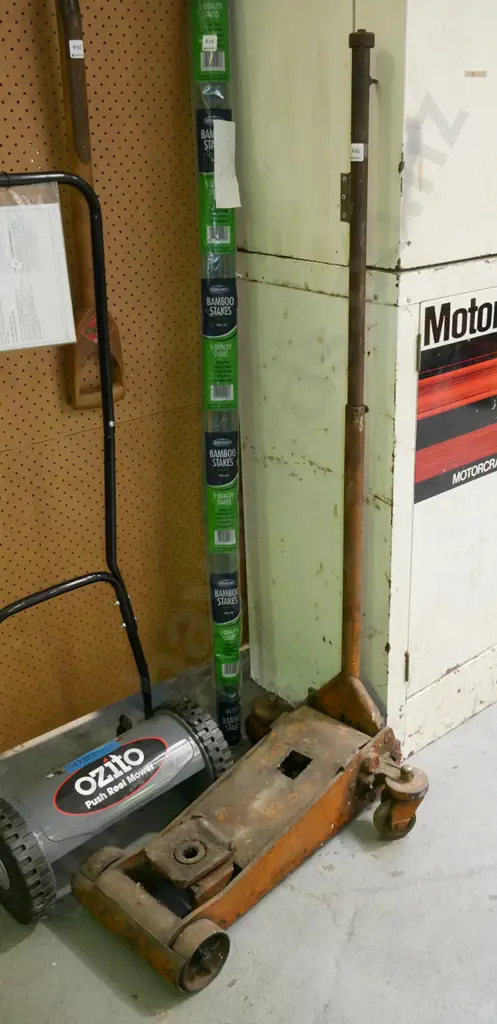 vintage trolley jack Image 1++