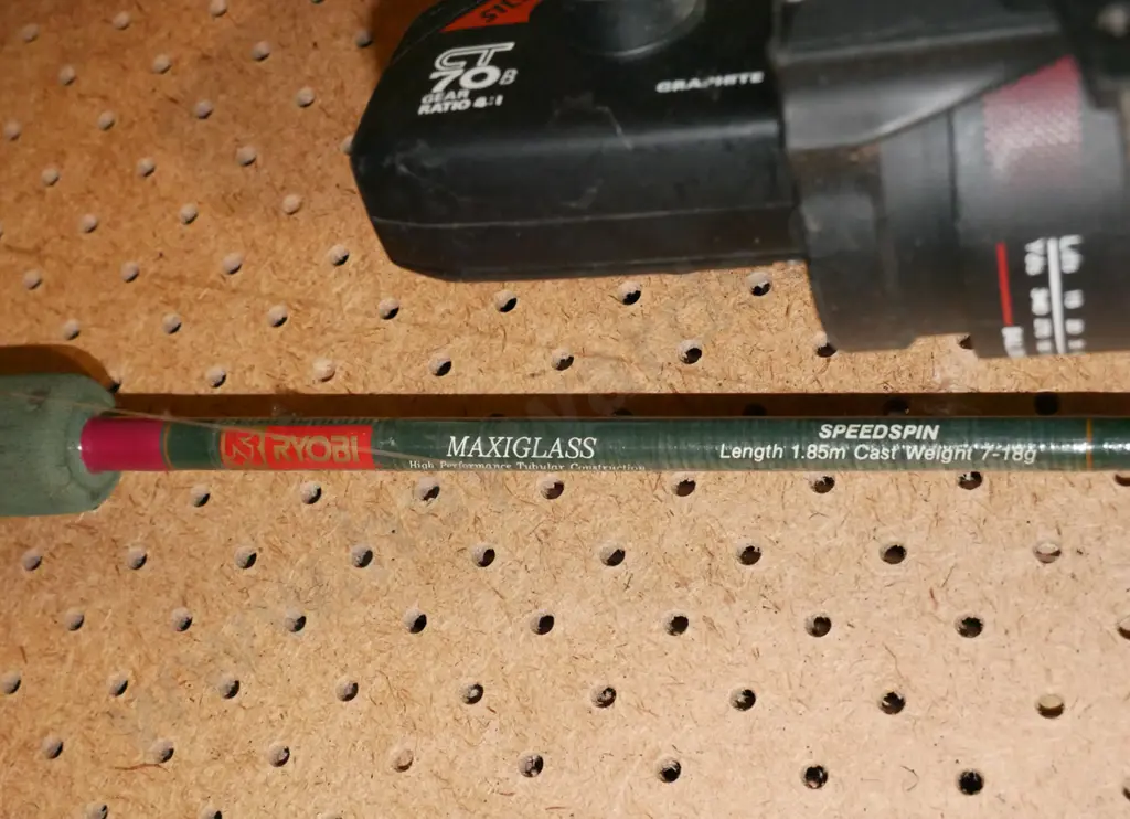 fishing rod and reel Image 1++