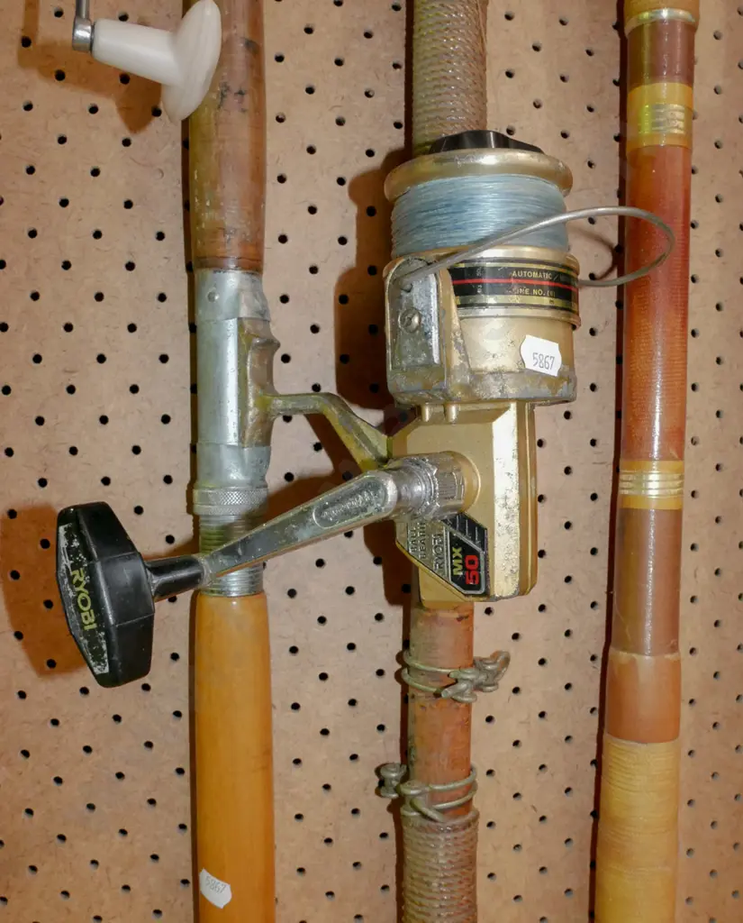 boat rod and reel Image 1++