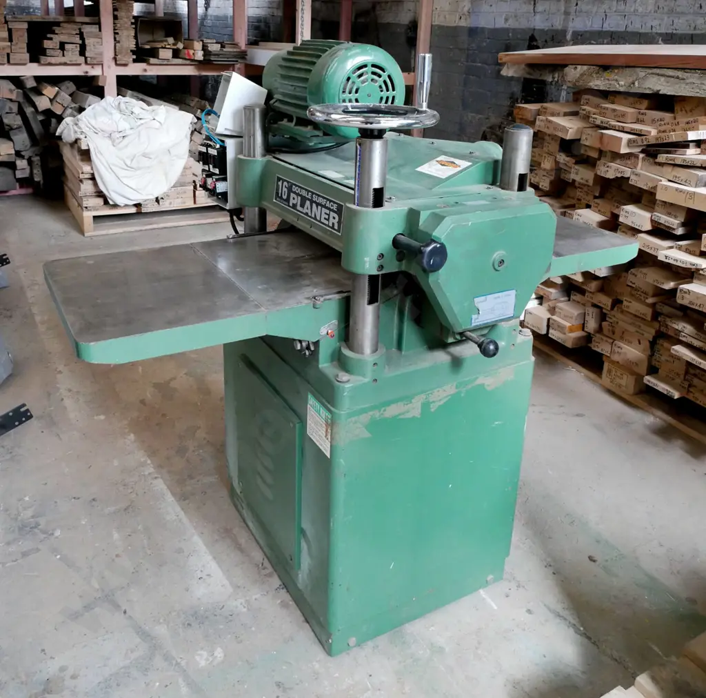 Taiwanese manufactured, Topmaq branded, 3 phase 400mm double surface thicknesser Image 1++