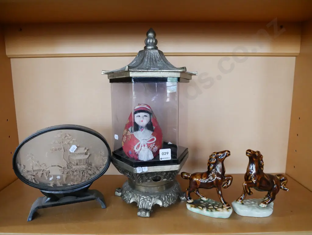horse figurines, Asian cork picture, cast metal pagoda display case H-410 Image 1++