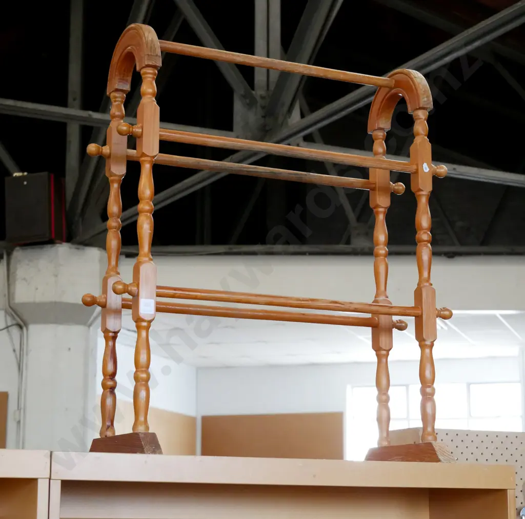 wooden towel rail Image 1++
