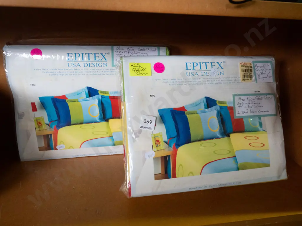 as-new king size bedding - quilt cover set and sheet with pillowcases Image 1++