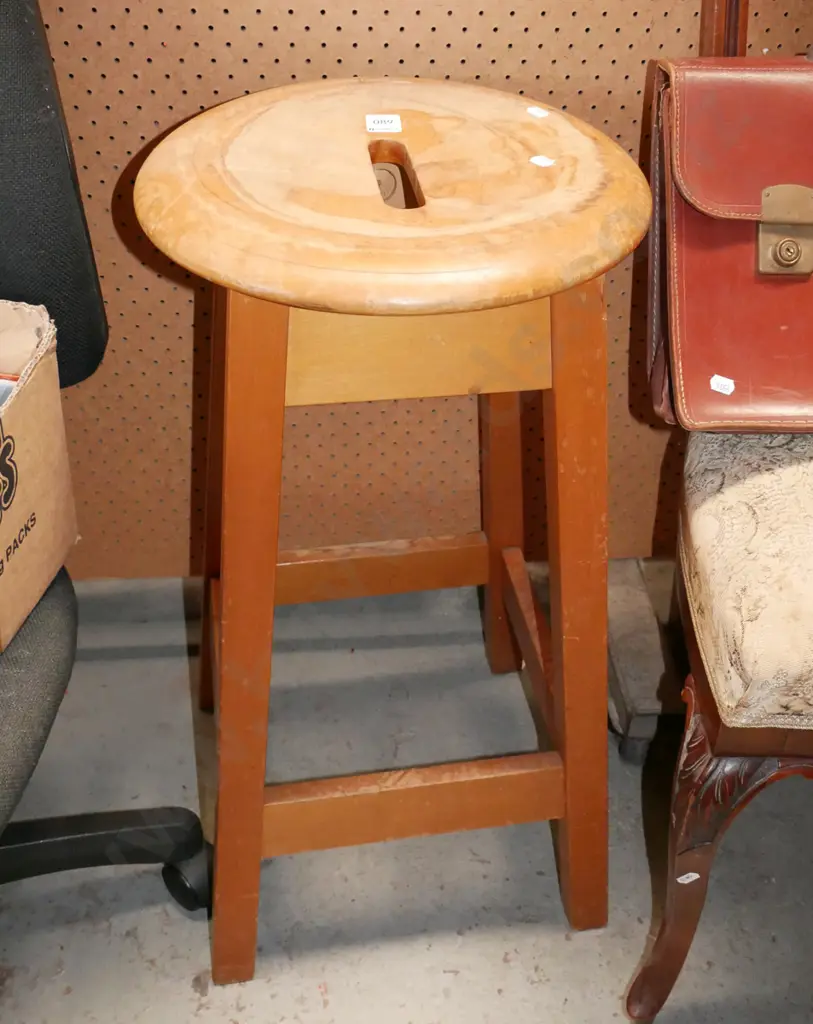 rimu stool - varnish needs attention Image 1++