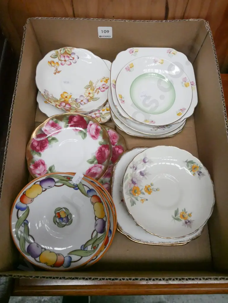 box of saucers Image 1++