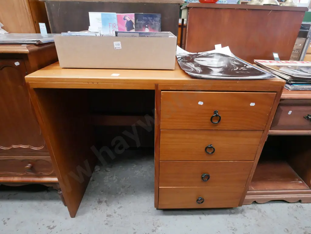 solid pine 4 drawer study desk H-770 W-900 D-480 Image 1++