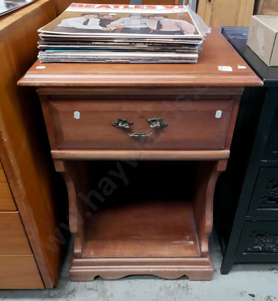 mahogany single drawer bedside cabinet Image 1++