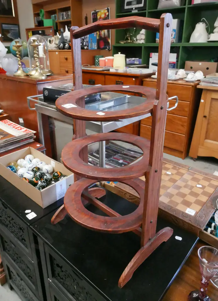 oak cake/plate stand Image 1++