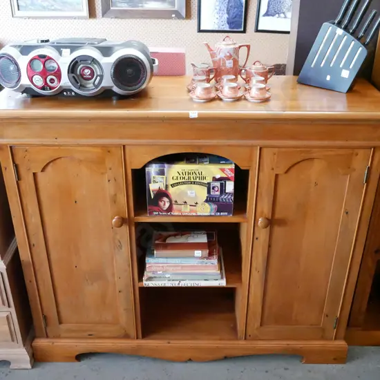colonial mahogany 2 door sideboard H-1160 W-1400 D-460