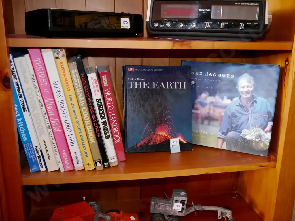 various books Image 1++