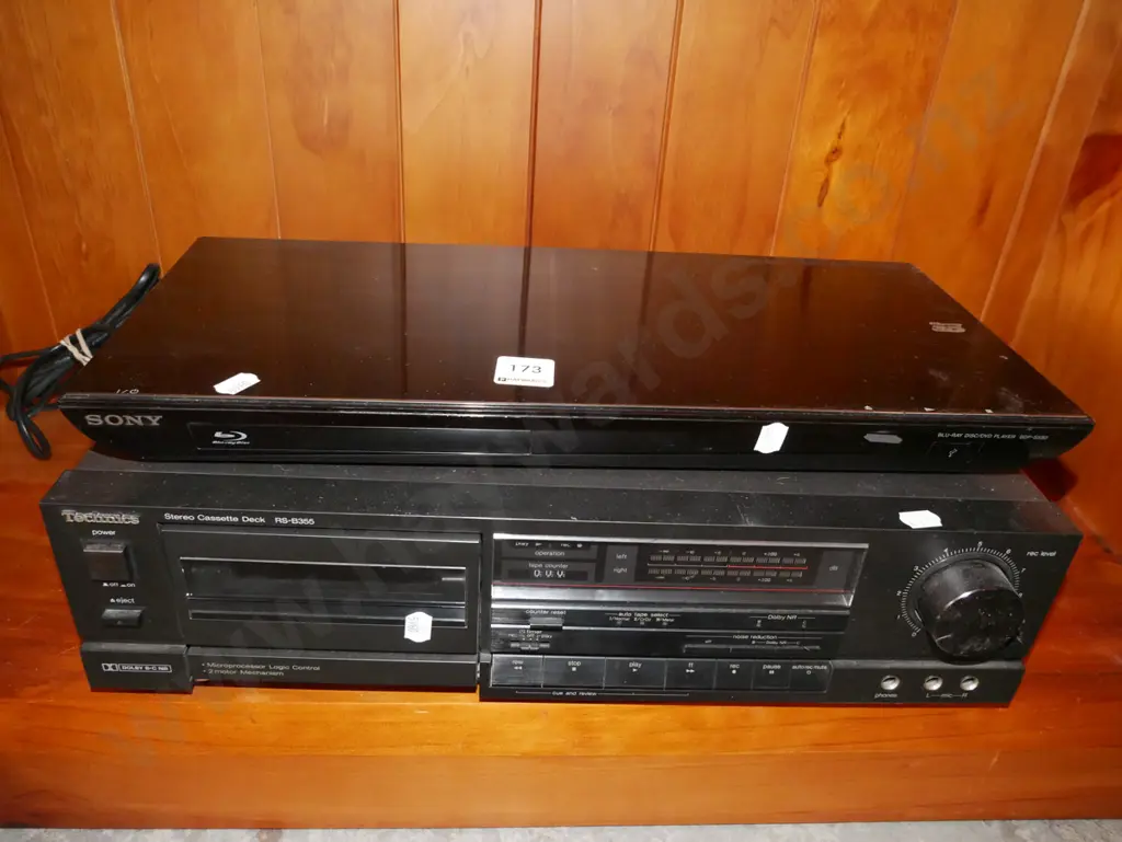 Sony blueray player, Technics tape deck Image 1++