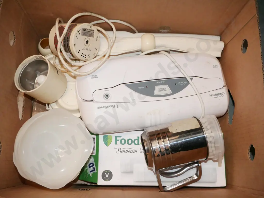 box; Sunbeam food saver, glass bowls, coffee grinder etc Image 1++