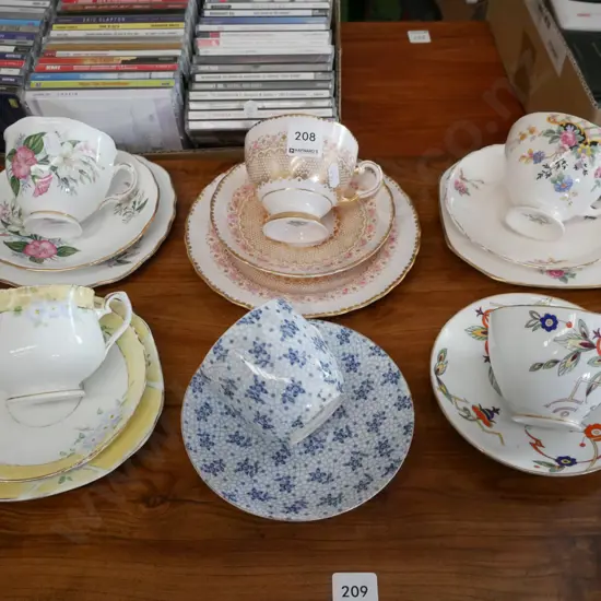 4x trios, 2x cups and saucers
