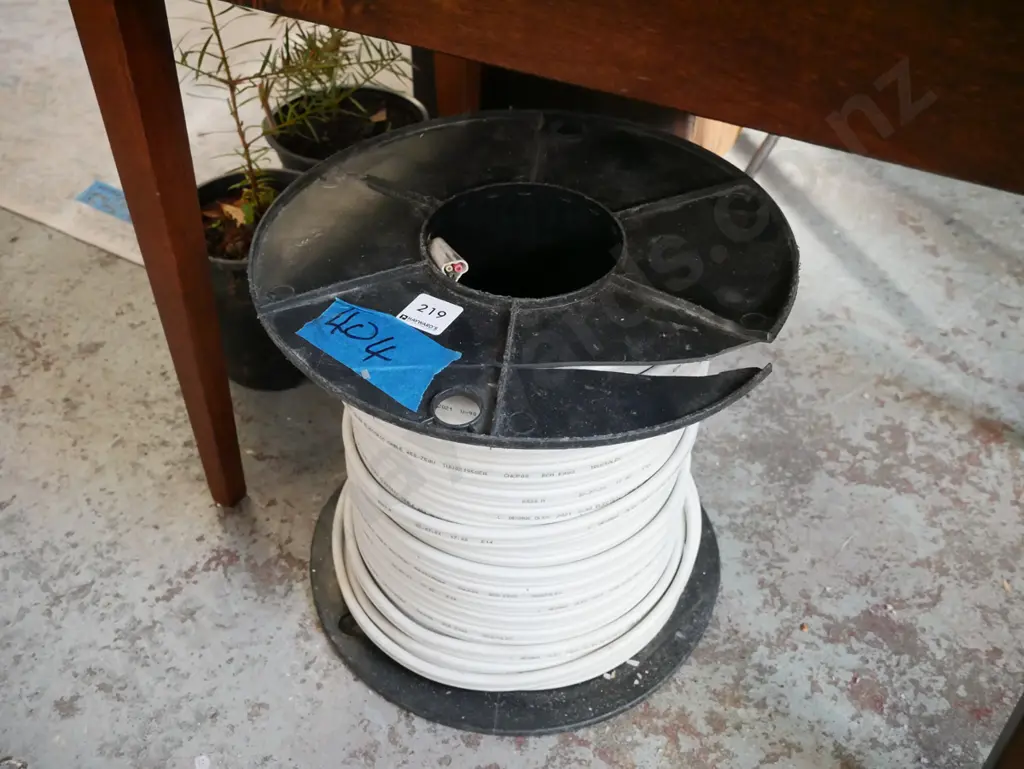 large roll of electrial cable Image 1++