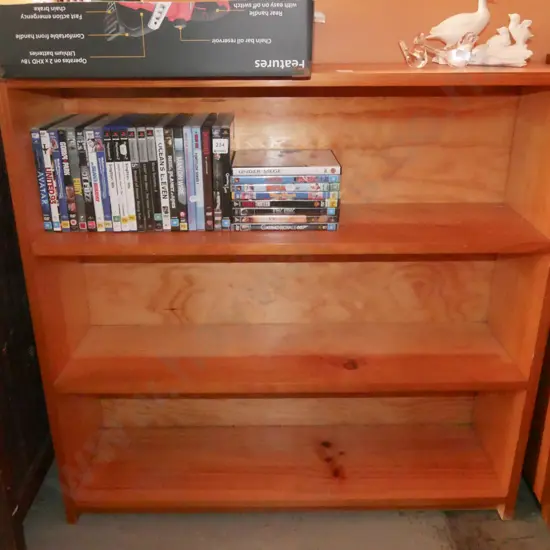solid pine bookcase H-920 W-910 D-190