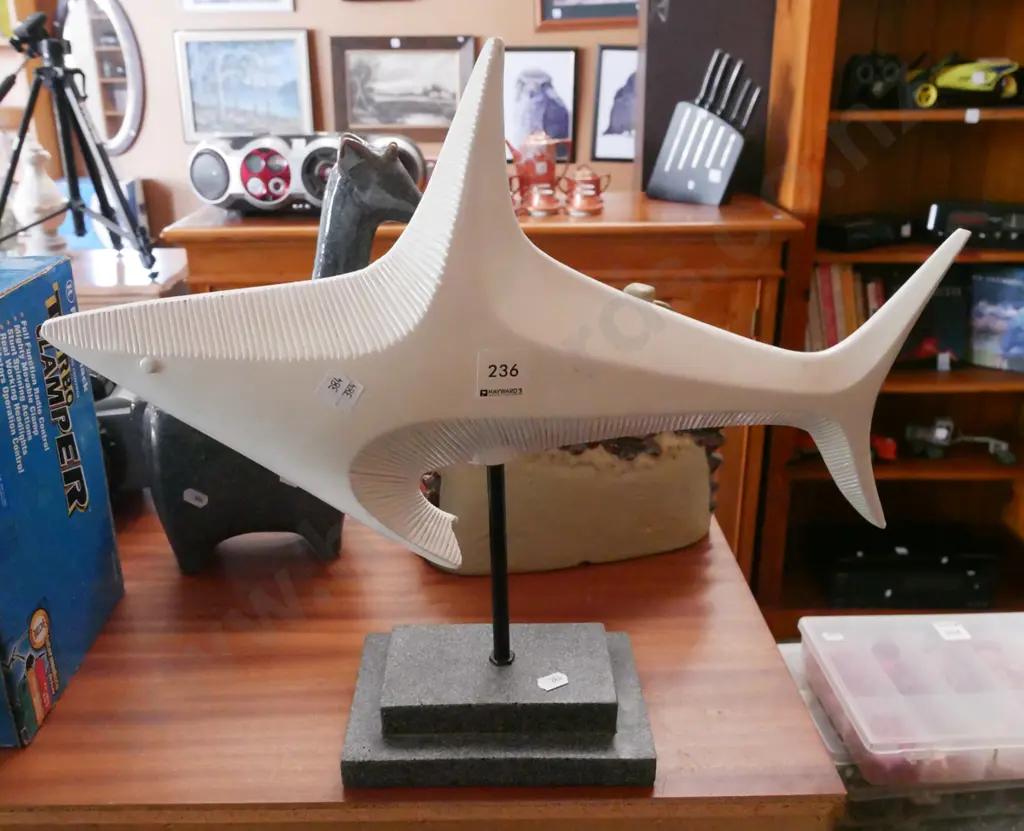 shark ornament on stand H-380 Image 1++