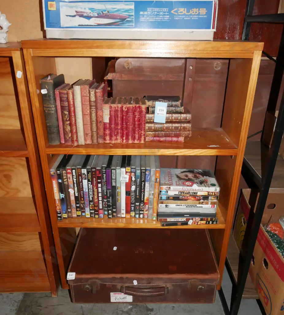 solid pine bookcase H-940 W-600 D-210 Image 1++