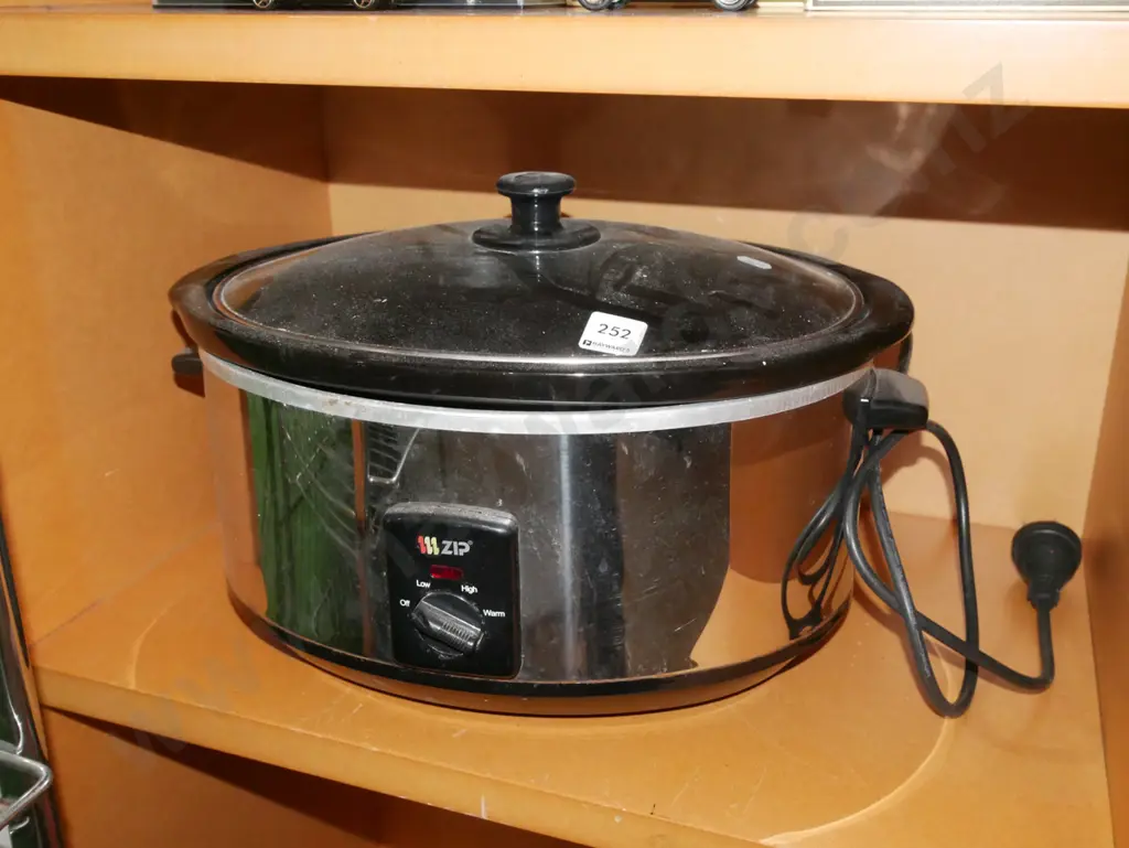 Zip slow cooker Image 1++