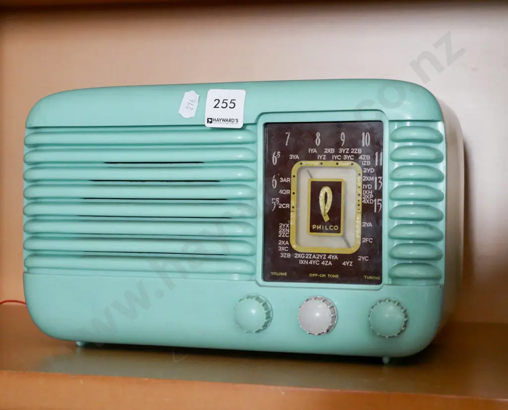 retro Philco mantle radio Image 1++