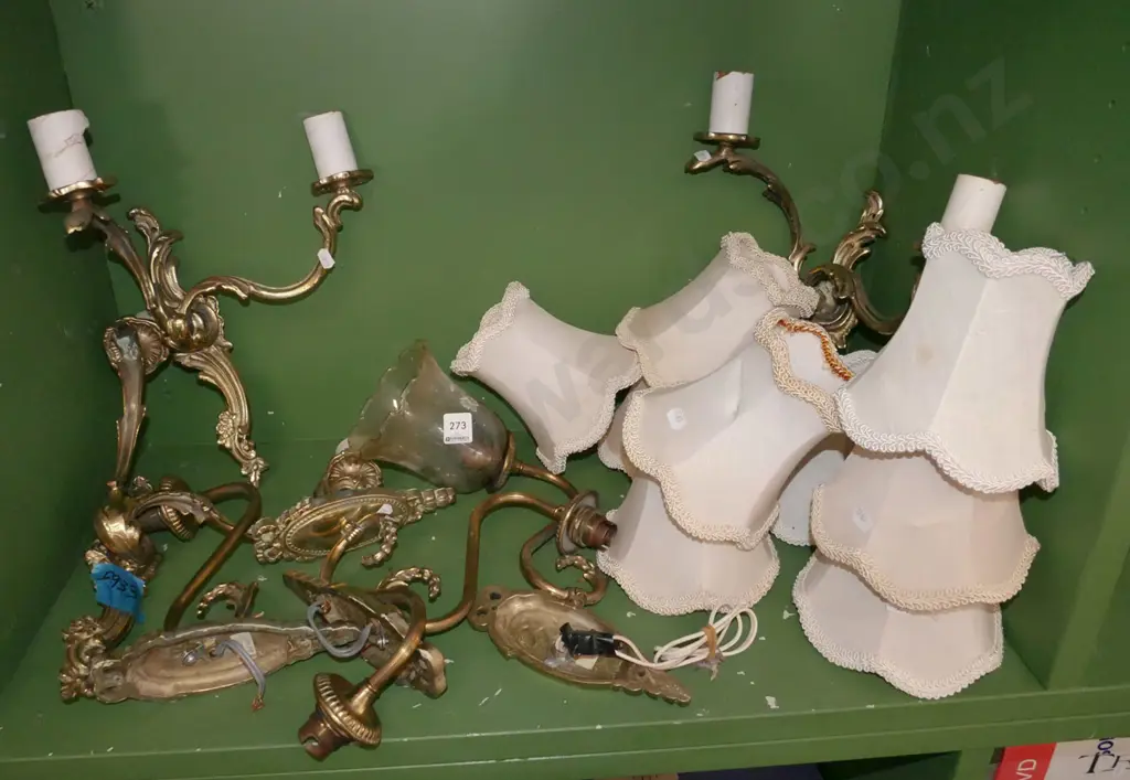 various brass wall mounted light fittings Image 1++