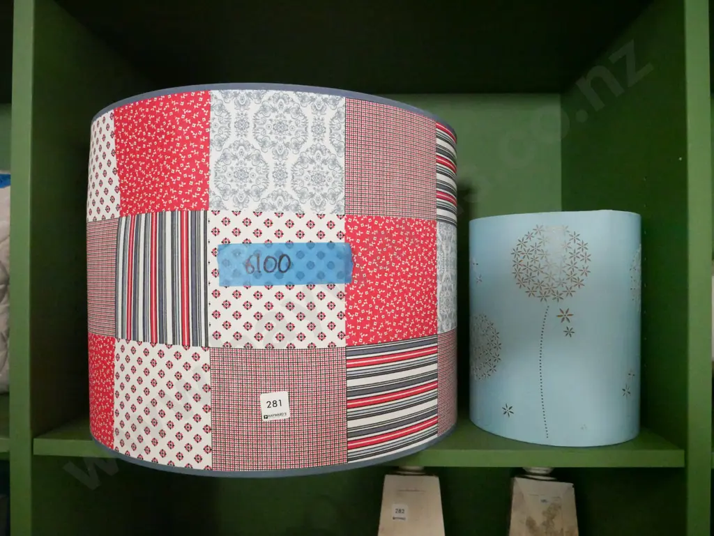 2x light shades H-355 Image 1++