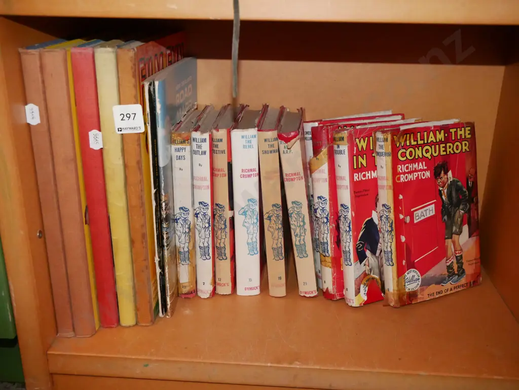 vintage William books, annuals Image 1++