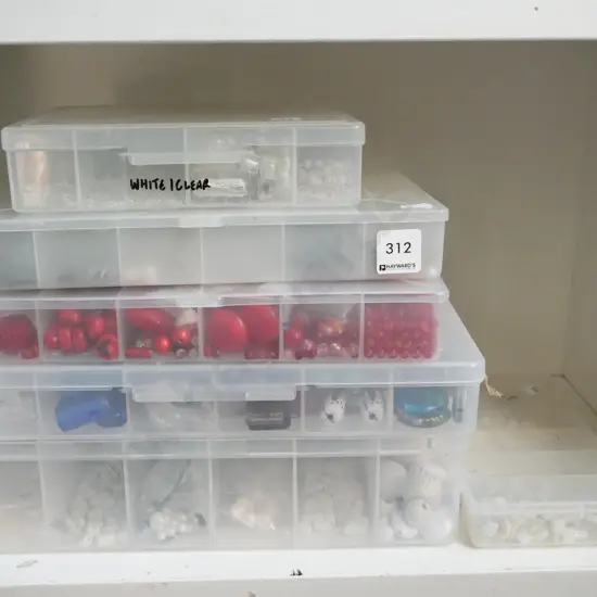 6x plastic organisers of beads