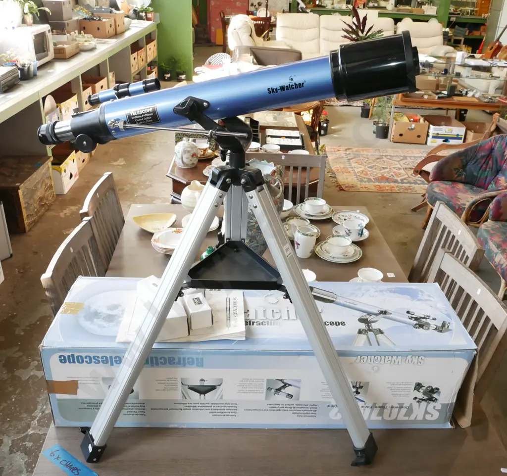 Sky- Watcher Refracting telescope with original box Image 1++