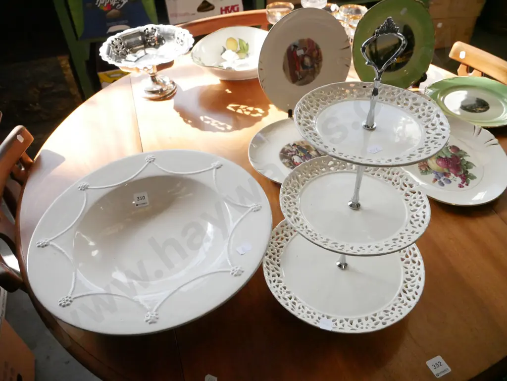 large fruit bowl, cake stand Image 1++