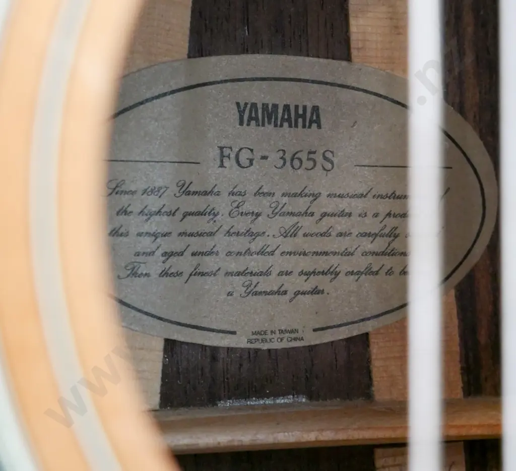 Yamaha FG-365S acoustic guitar in hard carry case Image 1++
