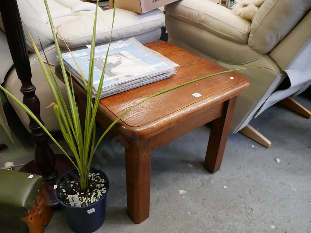 solid oak end table Image 1++