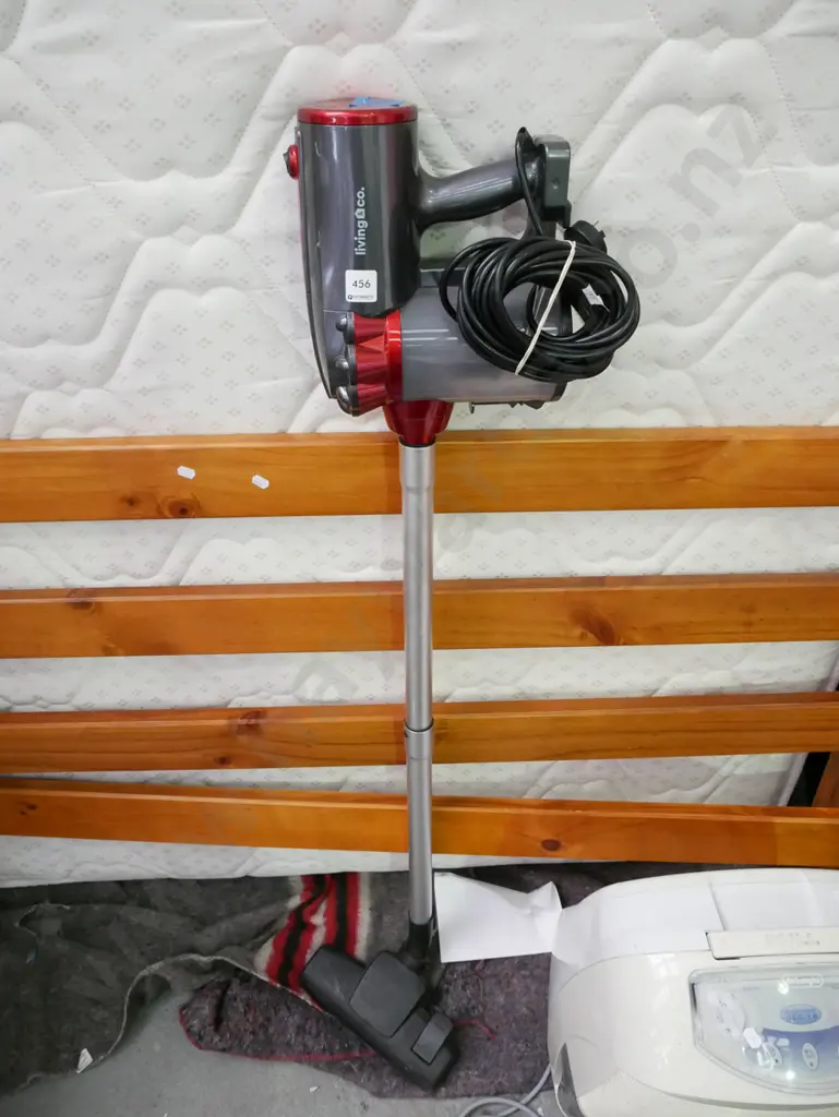 Living & Co stick corded vacuum cleaner Image 1++