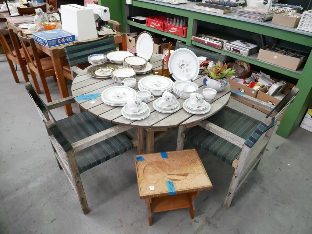 hard wood circular outdoor table with 4 matching chair wood and canvas chairs - needs attention H-680 W-1200 Image 1++