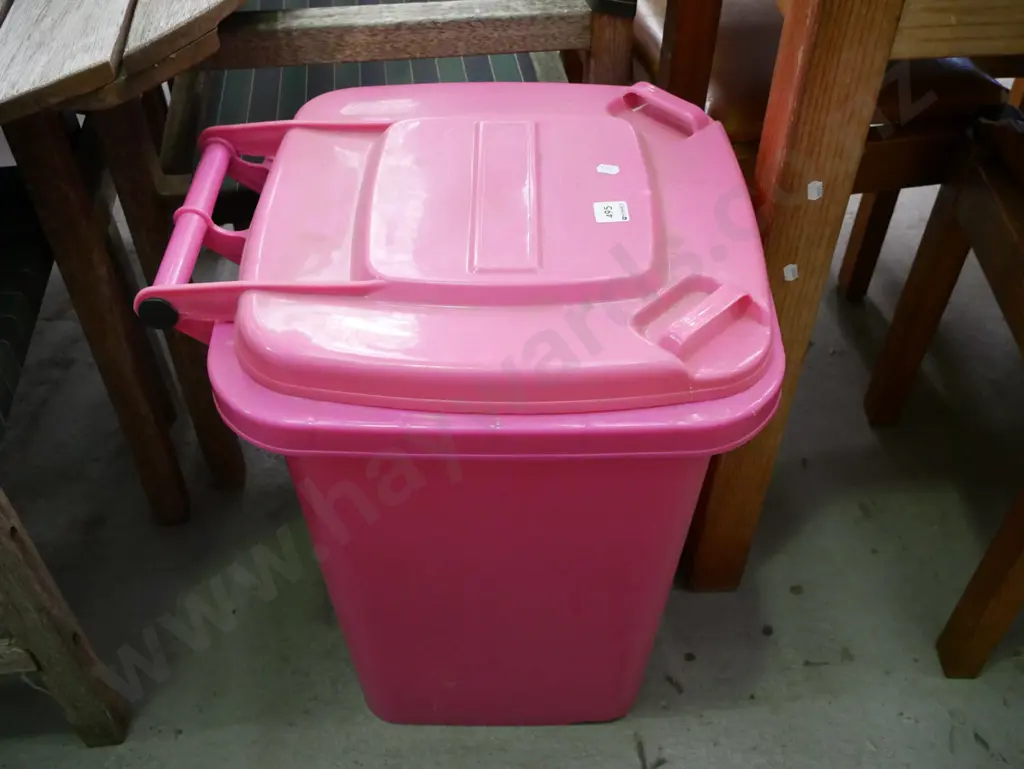 60L plastic wheelie bin Image 1++