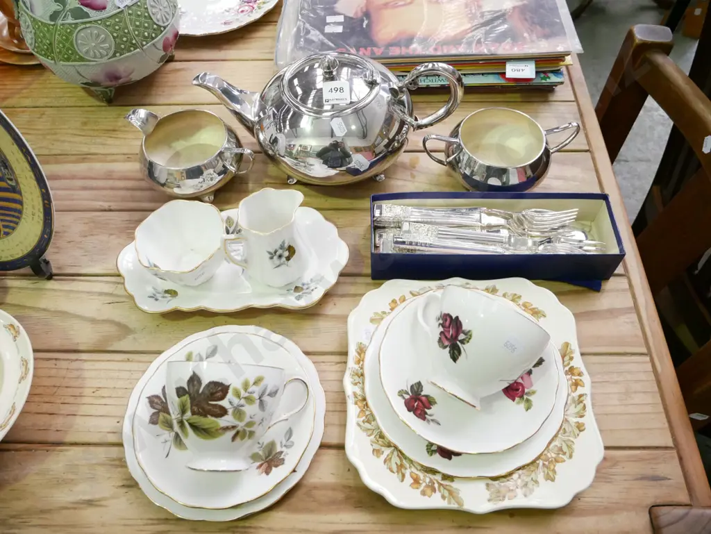 plated tea pot, creamer, sugar, cups, saucers, cased cutlery etc Image 1++
